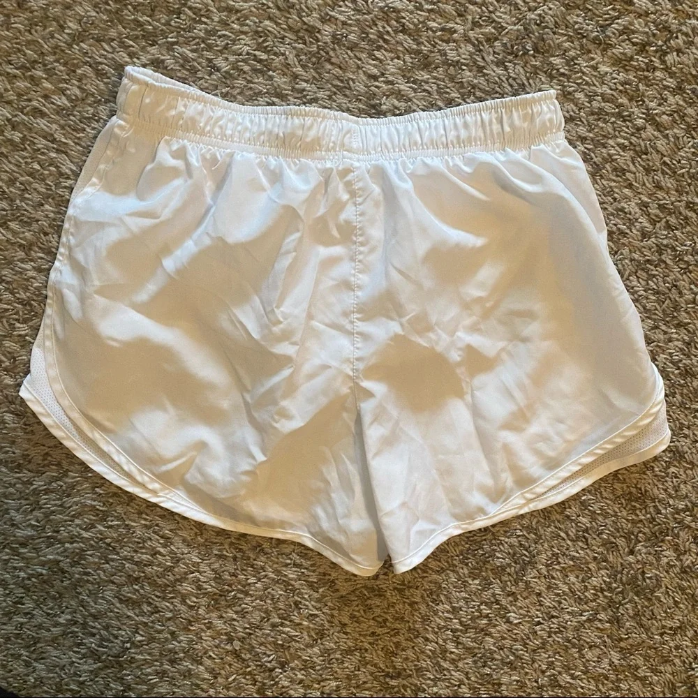 nike running shorts - Picture 2 of 3